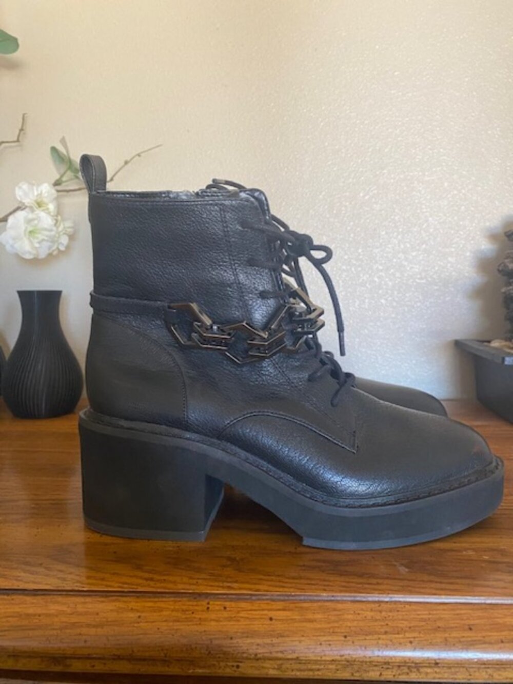 Vince Camuto